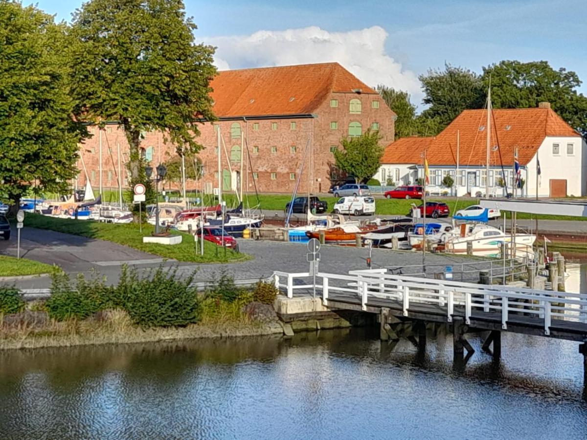 Nordfriesisches Haus Hotell Tönning Exteriör bild