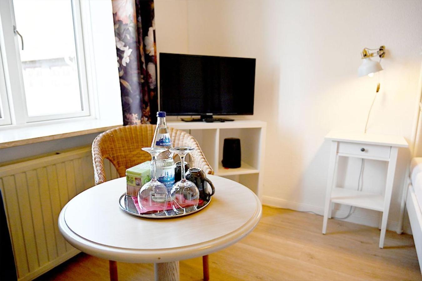 Nordfriesisches Haus Hotell Tönning Exteriör bild