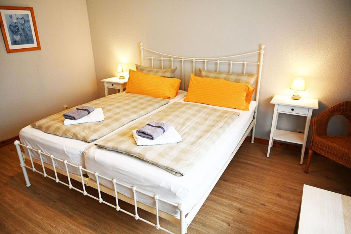Nordfriesisches Haus Hotell Tönning Exteriör bild
